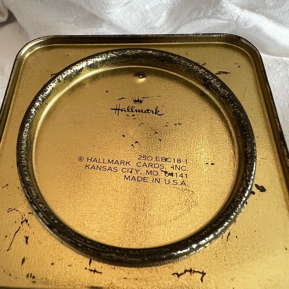 USA made, vintage Hallmark Coin Bank - Picture 9 of 9